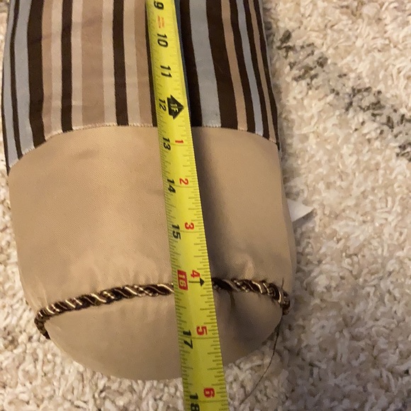 Decorative pillows - Picture 2 of 3